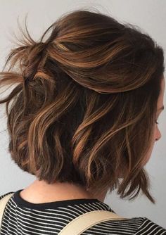 Highlights Brown Hair Short, Brown Bob Hair, Short Dark Brown Hair, Brown Bob, Shoulder Length Bob, Short Brown Hair, Caramel Hair, Brown Hair Balayage, Penteado Cabelo Curto