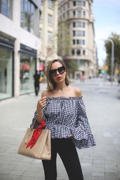 My Showroom Blog: Designer Inspired Large Round Circle Pointed Cat Eye Sunglasses 9180 Spain Fashion, Rock Outfit, Outfit Jeans, Cold Weather Fashion, Creation Couture, Round Circle, Gingham Print, Off The Shoulder Top, Spring Summer Outfits