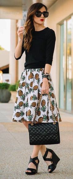 #streetstyle #casualoutfits #spring | Black Top + Pineapple Print Skirt | Sequins & Things Rok Midi, Skirt Inspiration, Casual Skirt Outfits, Spring 23, Summer Work Outfits, Casual Work Outfit, Teacher Outfits, Casual Work Outfits