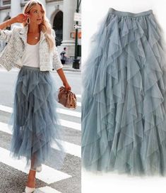 Tulle Skirts Outfit, Gonna In Tulle, Tulle Midi Skirt, Mode Boho, Style Upgrade, Carrie Bradshaw, Tutu Skirt, Gray Skirt