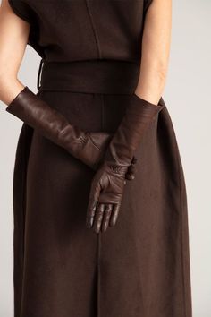 Gloves Aesthetic, Gloves Outfit, Long Leather Gloves, Brown Leather Gloves, Elegant Gloves, Brown Gloves, Long Gloves, Index Finger