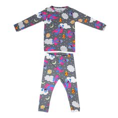 Make bedtime routine a breeze!  From toddlers to big kids, your little ones will love putting on these cozy pajamas. Made of the same fabric as our swaddles, this two-piece set is soft, breathable, and tag-free for ultimate comfort. Available in unique, trend-setting patterns for standout sleep. PREMIUM KNIT FABRIC - O Playful Long Sleeve Sleep Sets, Multicolor Cartoon Print Sleepwear With Long Sleeves, Playful Cartoon Print Sleepwear, Playful Long Sleeve Super Soft Sleepwear, Multicolor Cartoon Print Loungewear Sets, Playful Multicolor Sleepwear For Loungewear, Playful Printed Sleep Sets, Playful Bedtime Sets With Cartoon Print, Playful Cartoon Print Bedtime Sets