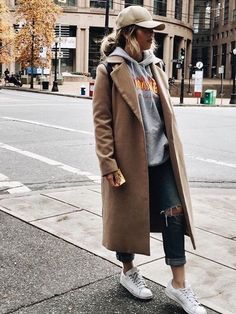 Fall Fashion Coats, Camel Coat Street Style, Meryl Streep, Street Style Chic, Urban Wear, Mode Inspo, Fashion Streetwear, Fashion 2018, 가을 패션