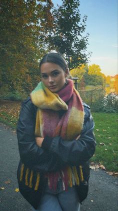 Walk Outfit Winter, Seattle Outfits, German Style, Looks Pinterest, Winter Inspo, Scarf Outfit