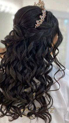 Hair ideas for long hairs | Easy cute trendy hairstyles #promhairstyles Sweet 16 Hairstyles, Quince Hairstyles For Long Hair, Hair Quince, Hairstyles With Crown, Quince Hairstyles With Crown, Quinceanera Hairstyles, Quince Hairstyles, Homecoming Hairstyles Updos