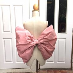 "Lita light pink big bow top -If you need this item sooner please send me a message -Made to order for every sizes -made to measure -Please check my sizes chart before ordering (US,UK,EU,AU) -if not fit please measurement your bust and waist for me -The zipper on the left side -The big bow can be taken off -Color: white light pink and black SGinstar Size Guide UK4/US0/EU32/AU4 Bust 31\"(78cm.) Waist24\"(60cm.) Hips33\"(83.5cm.) UK6/US2/EU34/AU6 Bust32\"(80.5cm.) Waist25\"(63cm.) Hips34\"(86cm.) Pink Tops With Bow For Party, Pink Party Top With Bow, Pink Ribbon Bow For Spring, Pink Party Bow With Bow Tie Back, Pink Bow For Spring Party, Bridal Separates Tops, Feather Crop Top, Custom Crop Top, Glitter Mini Dress