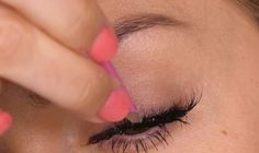 This is a guide to cutting false lashes for a more natural and professional result. Learn how to trim false lashes that are too long and apply them perfectly with this step-by-step tutorial.