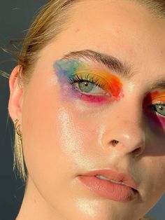 Creative and unique eye makeup using Glisten Cosmetics wet liners! Rainbow eye makeup, watercolor eyes, colorful eyeshadow Pride Picnic, Pride Eyeshadow, Makeup Watercolor, Eye Makeup Creative, Unique Eye Makeup, Makeup Pride, Watercolor Makeup, Glisten Cosmetics