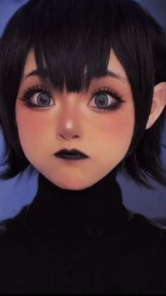 Mavis Dracula Makeup, Short Black Hair Anime Woman, Black Hair Anime Cosplay, Mavis Hotel Transylvania Makeup, Short Brown Hair Costume Ideas, Mavis Makeup, Cosplay Short Hair, Simple Cosplay Ideas, Mavis Costume