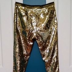 Sass & Bide Gold Sequin Rock Star Skinny W Zipper Bottoms. Size 36 (Size 2). Way Too Small For Me. These Gems Will Look Amazing With A Vintage Tee And Killer Heels. But Thats Jusst Me. You Can Wear These However You Want And Will For Sure Look Incredible. A Much For Your Collection. Gold Stretch Bottoms For Party Season, Gold Stretch Bottoms For Party, Gold Fitted Bottoms For Holiday Season, Fitted Pants For Holiday Festive Occasion, Fitted Pants For Holiday Festivities, Fitted Gold Bottoms For The Holidays, Fitted Gold Bottoms For Holiday, Fitted Holiday Festive Pants, Fitted Gold Holiday Bottoms