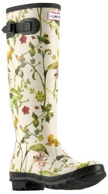 These boots were made with the avid gardener in mind and designed especially for the Royal Horticultural Society. Gardening Boots, Gum Boot, Couture Photography, Flower Boots, Hunter Wellies, Emma Jane, Gardening Outfit, Floral White