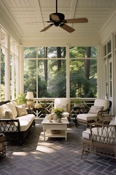 Back Porch Decorating Sunroom, Enclosed Porch Ideas, Bayou House, Sunroom Remodel, Porch Interior, Enclosed Porch, Porch Styles, Outside Room, Sunroom Decorating