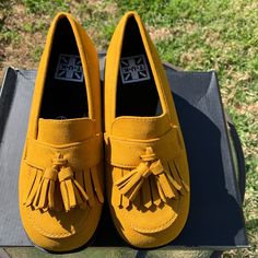 Brand New Women’s Tuk Vegan Platform Loafers Retail For $109. Small Mark On Vegan Suede Upon Arrival. #T.U.K #Platforms #Platformloafers #Mustard #Vintage 90s Platform Sandals, Wood Platform Sandals, Mary Jane Platform Shoes, Platform Shoes Heels, Oxford Platform, Ankle Strap Block Heel, Black Leather Pumps, Platform Block Heels, Platform Mary Janes