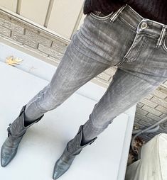 "High rise skinny denim jeans with front and back pockets, belt loops and zipper fly, in a black wash.  -35% Cotton, 35% Rayon, 28% Polyester, 2% Elastane Small measures: 13.5\" across waist, 16.5\" hips, 10.5\" rise, 28\" inseam.  Medium measures: 14\" across waist, 18\" hips, 10\" rise, 28\" inseam.  Large - 15\" across waist, 18\" hips, 10\" rise, 28\" inseam." Grey Jean, High Rise, Denim Jeans, Women Jeans, Favorite Outfit, Zipper, Bathing Beauties, Pants, Clothes For Women