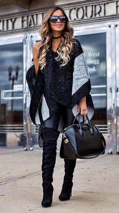 Poncho Outfit, Walking Down The Street, Fashion Blogger Style, Winter Mode, Looks Chic, Fashion 2018, Women Hairstyles, Mode Inspiration, Fall Winter Outfits