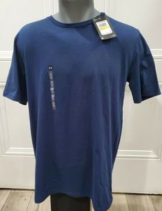 Description: NEW Under Armour Run HeatGear Loose Blue Short Sleeve Logo T-Shirt for Men, Med Brand: Under Armour Style: Tee Shirt Material: Cotton Blend Color: Blue Size: Medium Condition: New with tags Thank you for looking. We have lots of great items in our store and are always happy to combine shipping!  Click on the image below to see our other items. Under Armour Crew Neck Top, Blue Moisture-wicking Crew Neck Top, Under Armour Blue Short Sleeve T-shirt, Blue Under Armour Short Sleeve T-shirt, Blue Short Sleeve Under Armour T-shirt, Navy Moisture-wicking Short Sleeve Top, Under Armour Crew Neck Moisture-wicking T-shirt, Under Armour Moisture-wicking Crew Neck T-shirt, Blue Moisture-wicking Short Sleeve T-shirt