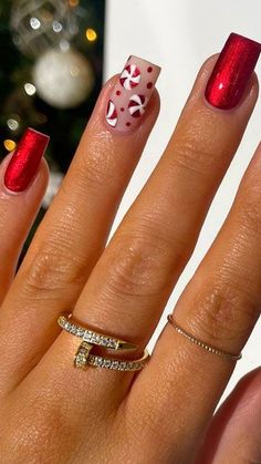 Stand out this holiday season with these Christmas Nails Unique ideas that are anything but ordinary! From classic Chistmas Nails to creative Gingerbread Nails Acrylic, we’ve got all the inspo you need. 🎅✨ Add a sweet twist with Gingerbread Nail Designs and Gingerbread Nail Art that’ll make your nails look good enough to eat! For a festive flair, try bold Red Nail Designs or mix it up with intricate Xmas Nail Designs. These Themed Nail Art ideas are sure to turn heads at every holiday party. ... Red Christmas Nail Designs Square, Christmas Themed Gel Nails, Red Nails Cristhmas, Christmas Short Square Nails, Red Nail Designs Christmas, Cristhmas Nails, Christmas Manicure Ideas For Short Nails, Red Plaid Nails, Dec Nails