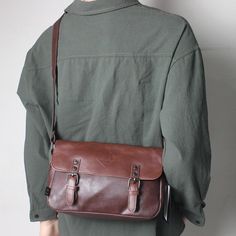 Retro Trend Messenger Bag - Shop at The Korean Fashion Outfit Hombre, Man Bags, Fashion Terms, Bag Light, Korean Men, Travel Outfit, Bago, Light Brown, Messenger Bag