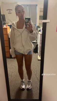 Comfy School Outfits Aesthetic, Fitted Tee Outfit, Laid Back Outfits, Latina Fashion Outfits, Chill Fits, Casual Day Outfits, Cute Swag Outfits, Cute Everyday Outfits