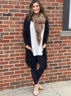 Black Cardigan Outfit, Fun Outfits, Black Leggings Outfit, Cardigan Outfit, Look Formal, Dresses Fall, Cute Fall Outfits, Fashion Over 50, Casual Fall Outfits