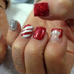 Christmas nails! Red & silver nails with rhinestone pinky nail, candy cane nail and Santa hat! Hand painted details. KCNails Nail Designs 2014, Red And Silver Nails, Nail Art Noel, Candy Cane Nails, Nail Candy, Christmas Nail Art Designs, Christmas Nails Acrylic, Red And Silver, Silver Nails