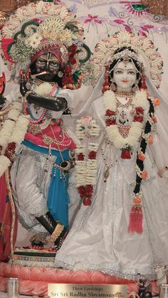 Jai Shree Radhe Krishna, Iskcon Vrindavan, Tara Goddess, Paid Partnership, Rajasthani Art, Shree Radhe, Indian Bride Outfits, Little Krishna, Lord Krishna Hd Wallpaper