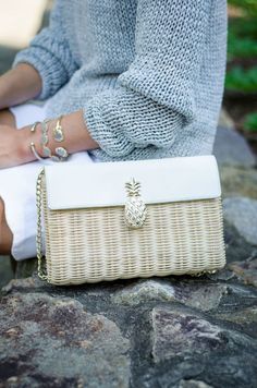 A pineapple clutch is the perfect summer accessory for a day (or night) out. Emily, from Life with Emily, agrees! Handbags Photoshoot, Wicker Handbags, Handbag Photography, High Fashion Casual, Cube Bag, Straw Purse, Summer Sweater, Summer Sweaters, Colorful Bags