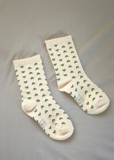 Green/Beige Cute Fall Spring Scalloped Welt Socks!  They could really pass a year-round or fall sock!  Imagine the Outfits!  Approx. Women's Size 6-10 but made with lots of stretch!  Material: Cotton Polyester blend Autumn Street, Socks Gifts, Green Hearts, Doc Marten, Heart Melting, Colorful Socks, New Green, Blue Heart, Antique Shops