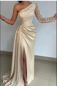 Soiree Dresses 2024, Banquette Dress, Champagne Prom Dresses, Bridesmaid Dresses Satin, One Shoulder Bridesmaid Dresses, One Shoulder Bridesmaid, Floor Length Prom Dresses, Long Sleeve Prom, Formal Evening Dress