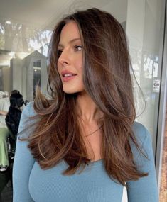 Stay Ahead of the Curve with 2024 Women's Haircut Trend Platinový Blond, Straight Wavy Hair, Haircuts For Fine Hair