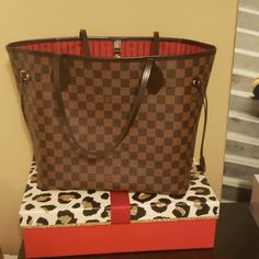 This Popular Very Gently Used Louis Vuitton Neverfull Mm. Has Lived In A Non- Smoking House. Bag Still Has Original Tag. Louis Vuitton Neverfull Damier, Louis Vuitton Alma Pm, Louis Vuitton Speedy 35, Louis Vuitton Artsy, Used Louis Vuitton, Louis Vuitton Totes, Louis Vuitton Speedy 30, Louis Vuitton Neverfull Mm, Louis Vuitton Damier Azur