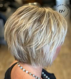 Feathered Jaw-Length Bob For Fine Hair Fine Hair Bob With Bangs Over 50, Short Bob Hairstyles With Bangs Straight Fine Hair, Layered Bob With Bangs Thick Hair, Mid To Short Hairstyles, Best Medium Length Haircut For Fine Hair, Best Hair Cuts For Fine Hair, Haircut For Flat Hair, Short Flippy Hairstyles, Uneven Bob