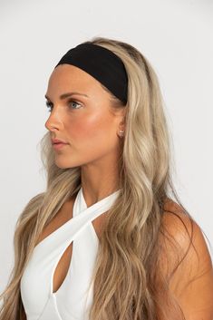 This classic style Headband has our GOLD HINGE logo subtly embroidered on the front and is a perfect addition to any outfit. Adjustable Solid Color Casual Headband, Casual Adjustable Solid Color Headband, Stretch Black Headband, Elastic Stretch Headband, Fitted Bandeau Headband In Casual Style, Trendy Stretch Bandeau Headband, Adjustable Black Headband For Spring, Adjustable Black Headband, Trendy Stretch Headband With Elastic Band