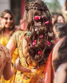 #Ritikahairstylist​ #Orangethesalon​ #MishaVigMakeupStudio​ #ShahidNaarProfessionalMakeupArtist​ #SimmyMakeupstudio​ #SchönSalon​ #hairstyle #bun #wedding Hairdo Wedding, Indian Bride Hairstyle, Glamorous Hair, Long Hair Wedding Styles, Indian Bridal Hairstyles