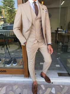 Boston Beige Slim Fit Peak Lapel Wool Suit – BRABION Beige Suits For Men, Mens Suit For Wedding, Beige Suits Wedding, Tan Suit Wedding, Tuxedo Wedding Suit, Ivory Suit, Suit For Wedding, Groom Suits, Cream Suit