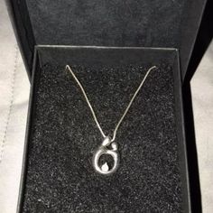 14k White Gold & Diamond Mother & Child Necklace. Never Worn. Perfect Gift, Especially For A New Mommy! A Local Jewelry Store Is Selling The Same Necklace Without The Diamond For $300 On Sale! This Is A Steal. New Mommy, Mother Child, Kids Necklace, Local Jewelry, Mother And Child, Jewelry Store, White Gold Diamonds, Jewelry Stores, Womens Jewelry Necklace