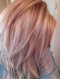 rose gold lowlights - Google Search Gold Blonde Hair, Blonde Lowlights, Pink Blonde, Strawberry Blonde Hair Color, Strawberry Hair, Gold Blonde, Strawberry Blonde Hair