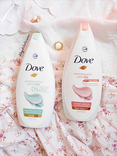 Dove Purifying Detox Green Clay Dove Renewing Glow Pink Clay | Blog de la Licorne | #blogdelalicorne #beauty #cosmetics #dove #doveshowergel #dovebodycare #bodylotion #flatlay #beautyreview #beautyblogger Clay Dove, Green Clay, Pink Clay, Beauty Review, Dull Skin, Beauty Cosmetics, Beauty Blogger, Shower Gel, Dish Soap Bottle