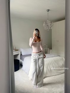 Wide Leg Sweatpants Outfit, Sweats Outfit, Cute Sweatpants, Sweatpants Outfit, Wide Leg Sweatpants, Cozy Outfit