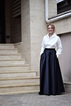 Gonna in taffetà nera Breeze / gonna lunga in taffetà / gonna lunga nera / maxi/gonna nera / gonna lunga per eventi / gonna da sposa / all'ingrosso - Etsy Italia Taffeta Skirt, Concept Store, Long Skirt, Satin, Concert, Skirt, Clothes, Black