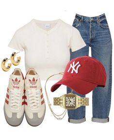 Concert Outfit Black Women, Concert Outfit Black, Outfit Black Women, Mode Zara, Elegante Casual, Chill Outfits, Kaia Gerber, Looks Street Style, Red Hat