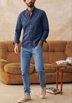 Jeans Button Down Shirt Outfit Men, Basic Casual Outfits Men, Mens Casual Going Out Outfit, Mid 30s Fashion Outfits Men, Smart Mens Outfits Business Casual, Blue Sweater Men Outfits, Men’s Fashion Smart Casual, Classic Men’s Outfit, Men’s Classic Casual Style