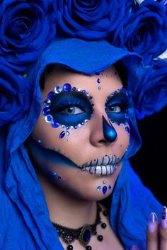 Muertos Makeup, Sugar Skull Makeup, Diy Halloween Costumes Easy, Skull Makeup, Blue Makeup, Diy Halloween Costumes, Aqua Color, Cosmetology, Blue Moon