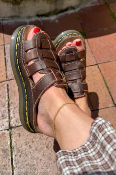 Brown Doc Marten Sandals, Dr Martens Fisherman Sandals Outfit, 90s Aesthetic Outfit, Brown Fisherman Sandals, Fisherman Sandals Outfit, Swaggy Shoes, Fisherman Aesthetic, Doc Sandals, Maxi Dress Outfit Ideas