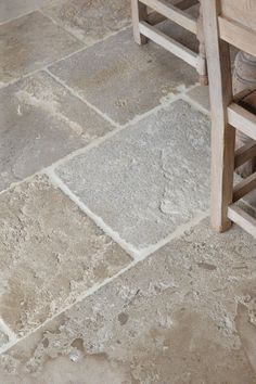 Medieval Bourgogne Limestone Weathered Finish - Hyperion Tiles Antique Stone Flooring, French Limestone Floor, Grey Marble Tile, French Limestone, Flagstone Flooring, Stone Floor, Limestone Flooring, Casa Country, Natural Stone Flooring