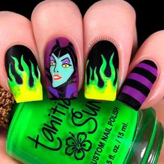 Maleficent Nail Art #cartoonnails ★ Looking for some easy yet cute ideas for Halloween nail art designs? Our collection includes everything you might want, from scary blood nails patterns to funny ghost prints. Let your mani look its best on this Halloween night! #glaminati #halloween #halloweennailart Maleficent Nail Art, Maleficent Nails, Peel Off Base Coat, Grinch Nails, Light Pink Nail Designs, Halloween Nail Art Designs, Spooky Halloween Nails, Blood Nails, Hot Nail Designs