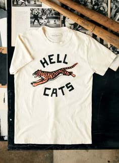 Tee Shirt Outfit, Imogene Willie, Cat Tee Shirts, Bloc Party, Cat Tee, Young T, A Tiger, Mode Inspo