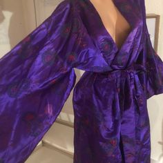 Purple Japanese Kimono Geisha Style Pretty Vibrant Purple Robe Great For After Shower Pj Cover Up Wraps Around Waist Reallt Beautiful There Is No Markings Of Fabric Content Or Sizing Has The Slits Under The Armpit And Dangles Kimono Geisha, Purple Kimono, Kimono Traditional, The Slits, Kimono Japan, Vibrant Purple, Sleepwear Robe, Japanese Kimono, Women's Intimates