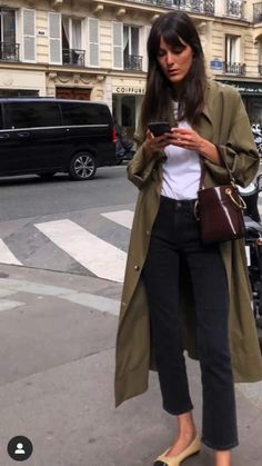 Mom Inspo, White Outfits For Women, Adrette Outfits, Thanksgiving Outfit Ideas, Fest Outfits, Paris Mode, Winter Capsule Wardrobe, Mode Casual