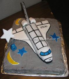 a cake that is shaped like an airplane